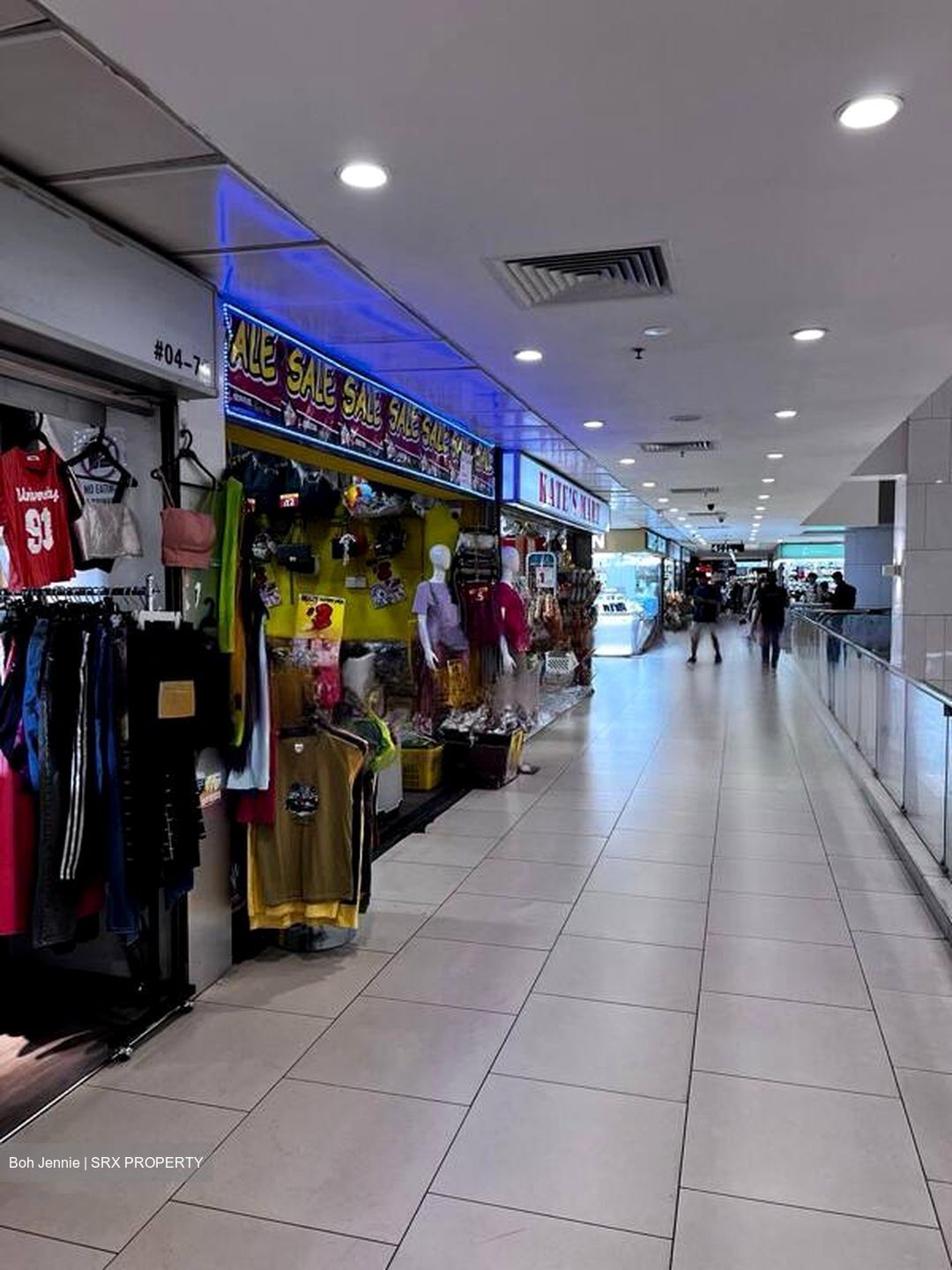 Lucky Plaza (D9), Shop House #477638631
